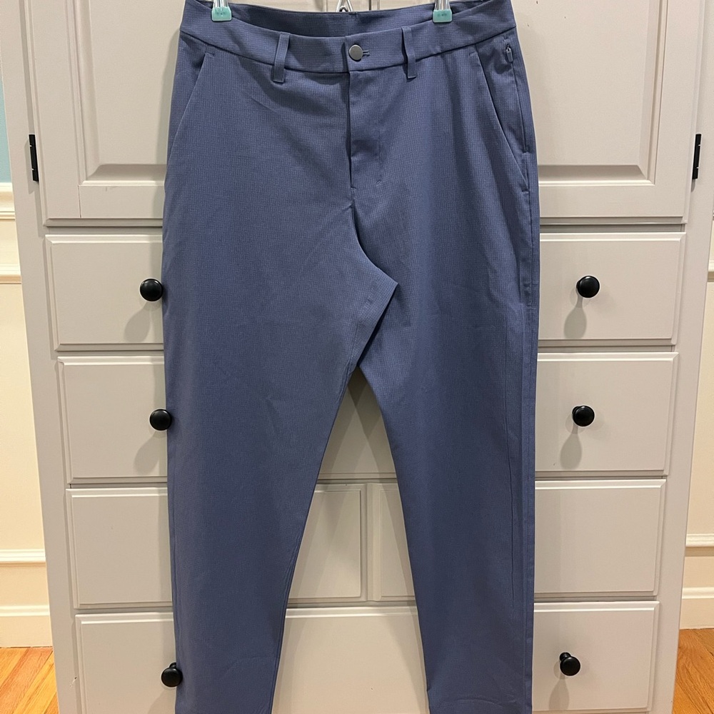 Lululemon Men’s size 32 pants.